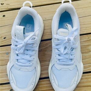 Puma women’s RS-X Blanco WNS White Size 8.5